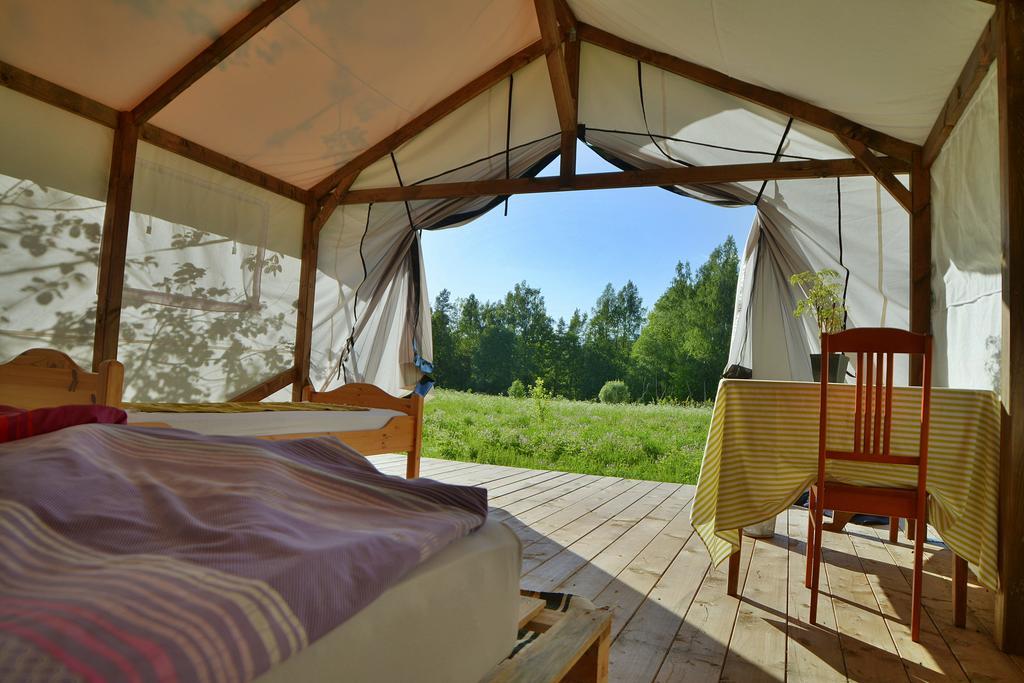 Glempings Klaukas Otel Sigulda Oda fotoğraf